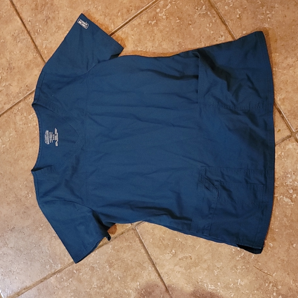 Cherokee scrub top